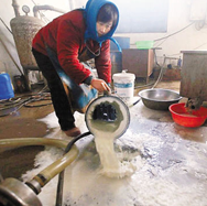 奶業(yè)困局，路在何方？