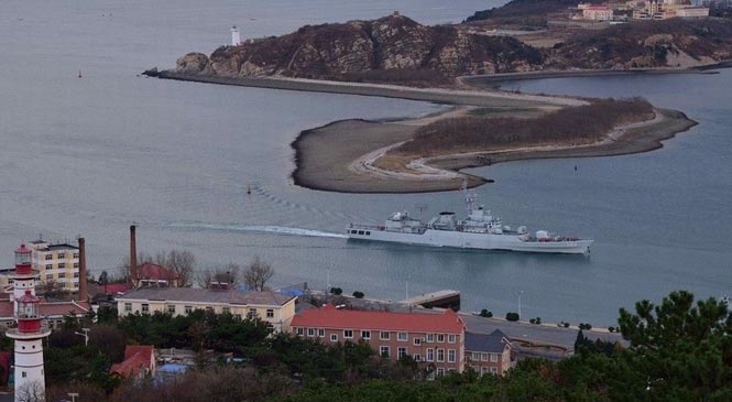 贊！網(wǎng)友俯拍解放軍旅順軍港