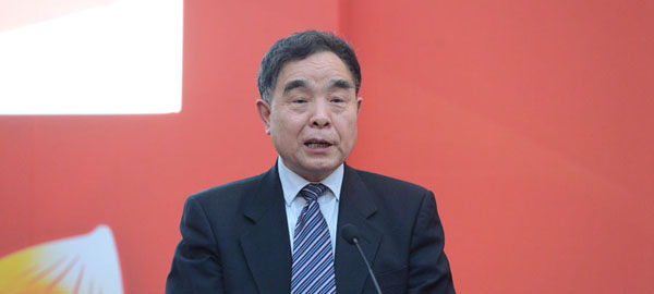 全國人大教科文衛(wèi)委員會(huì)主任委員、清華大學(xué)新聞出版學(xué)院院長柳斌杰致辭
