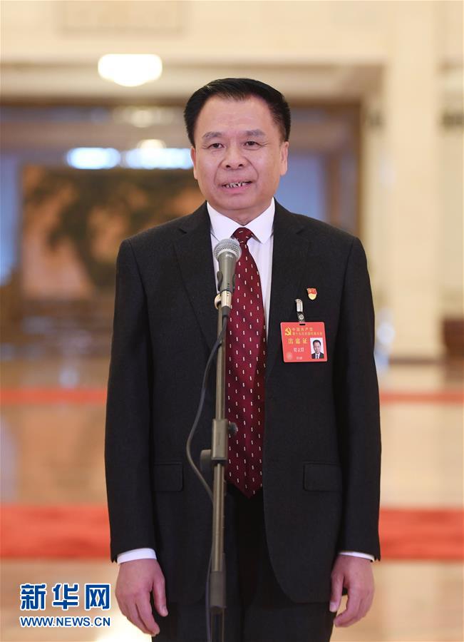 （十九大·黨代表通道）（20）采訪黨代表