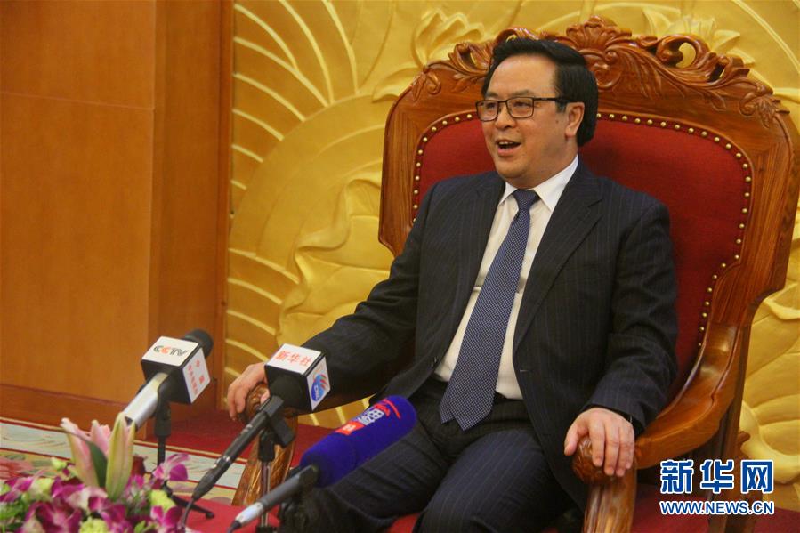 （XHDW·圖文互動(dòng)）專訪：愿中國人民在中共領(lǐng)導(dǎo)下取得更多成就——訪越共中央委員、中央對外部部長黃平君