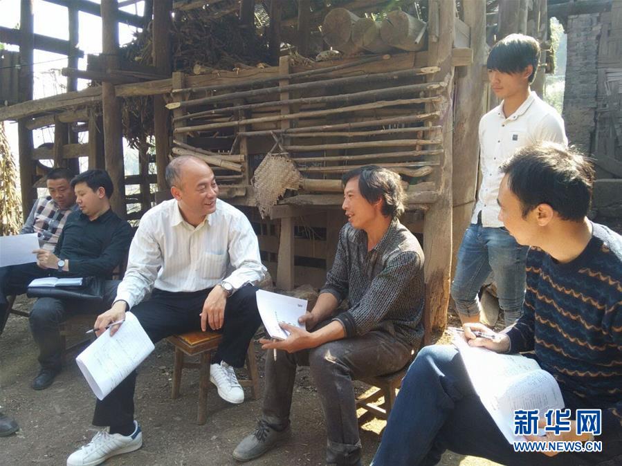 （新華全媒頭條·十九大特別報(bào)道·圖文互動(dòng)）（12）再塑黨的形象的偉大工程——中國共產(chǎn)黨自身建設(shè)的五年探索之路