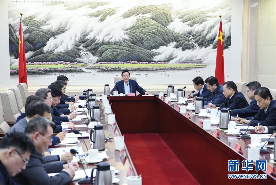 2月24日，中共中央政治局委員、中央書記處書記、中宣部部長劉奇葆出席國家高端智庫理事會擴大會議。 新華社記者 張領(lǐng) 攝