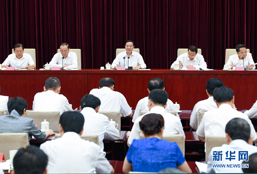 7月28日，中宣部在北京召開全國宣傳部長專題工作會議，學(xué)習(xí)貫徹習(xí)近平總書記在省部級主要領(lǐng)導(dǎo)干部專題研討班上的重要講話精神。中共中央政治局委員、中央書記處書記、中宣部部長劉奇葆出席會議并講話。新華社記者張領(lǐng)攝