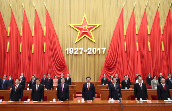 8月1日，慶祝中國(guó)人民解放軍建軍90周年大會(huì)在北京人民大會(huì)堂隆重舉行。中共中央總書(shū)記、國(guó)家主席、中央軍委主席習(xí)近平和李克強(qiáng)、張德江、俞正聲、劉云山、王岐山、張高麗等出席大會(huì)。新華社記者 鞠鵬 攝