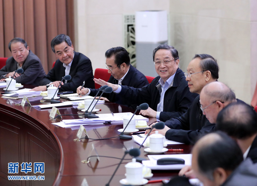 11月16日，全國政協(xié)在北京召開第75次雙周協(xié)商座談會，圍繞“推進(jìn)糧食定價機(jī)制、補貼政策和收儲制度改革”建言獻(xiàn)策。全國政協(xié)主席俞正聲主持會議并講話。新華社記者 鞠鵬 攝