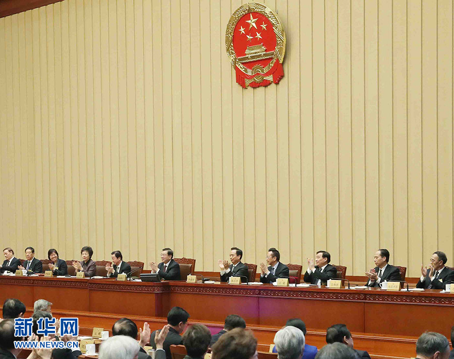 2月24日，全國人大常委會委員長張德江在北京主持十二屆全國人大常委會第三十三次會議閉幕會。在會議完成各項表決事項后，張德江發(fā)表講話。新華社記者 劉衛(wèi)兵 攝
