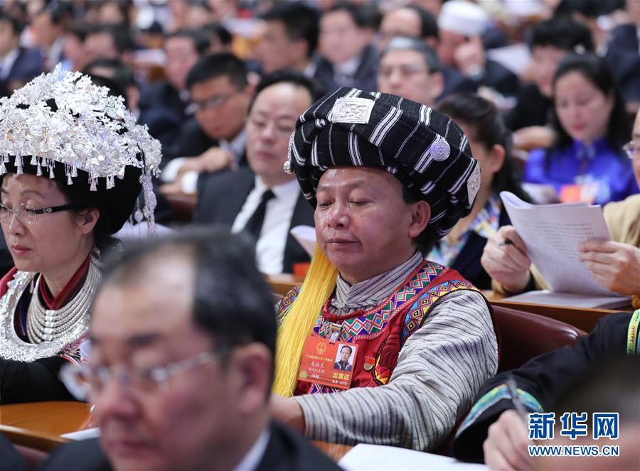 （兩會(huì)·基層代表履職故事）（2）全國(guó)人大代表龍獻(xiàn)文：幸福都是奮斗出來的!
