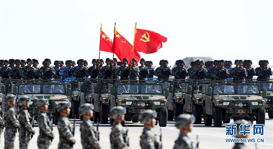 （新華全媒頭條·強軍思想引領(lǐng)新征程·圖文互動）（8）那一刻，我們光榮接受檢閱