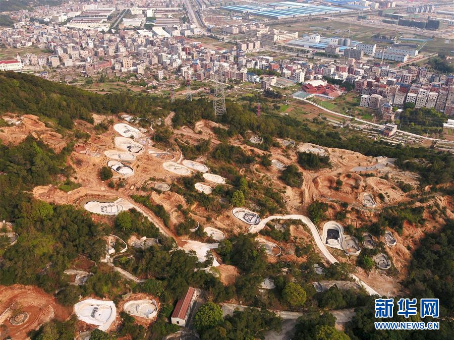（新華視點(diǎn)·圖文互動）（6）福州沿海：密林深處、水庫旁邊，大片豪華活人墓偷偷建造……