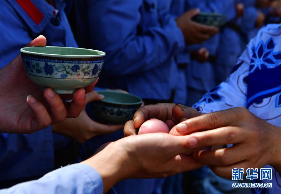（新華全媒頭條·不忘初心、牢記使命——記者再走長(zhǎng)征路·圖文互動(dòng)）（4）風(fēng)展紅旗如畫(huà)——來(lái)自長(zhǎng)征出發(fā)地長(zhǎng)汀、寧化的紅色信仰報(bào)告 