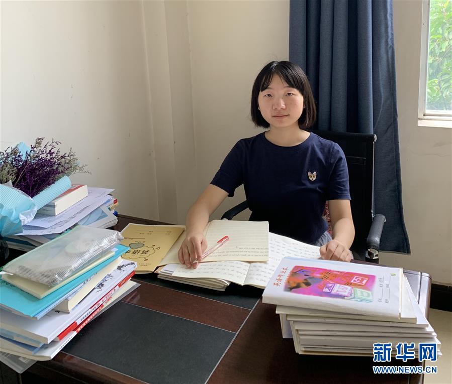 （在習(xí)近平新時(shí)代中國(guó)特色社會(huì)主義思想指引下——新時(shí)代新作為新篇章·總書(shū)記關(guān)心的百姓身邊事·圖文互動(dòng))（2）“我走進(jìn)大山，是為了讓你走出大山”——大學(xué)生支教故事