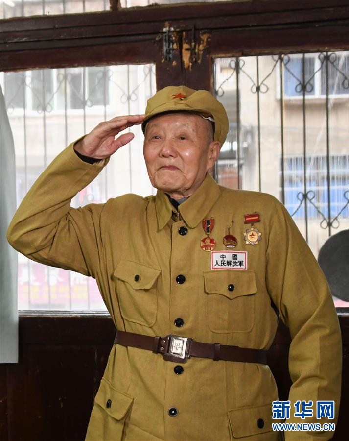 （壯麗70年·奮斗新時代——共和國榮光）（1）張富清：緊跟黨走，做黨的好戰(zhàn)士