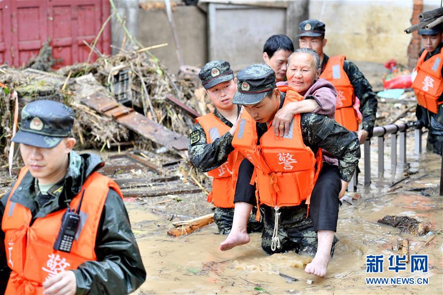 （新華全媒頭條·圖文互動(dòng)）（5）沿著中國(guó)特色強(qiáng)軍之路闊步前進(jìn)——黨中央、中央軍委領(lǐng)導(dǎo)推進(jìn)國(guó)防和軍隊(duì)建設(shè)70年紀(jì)實(shí)