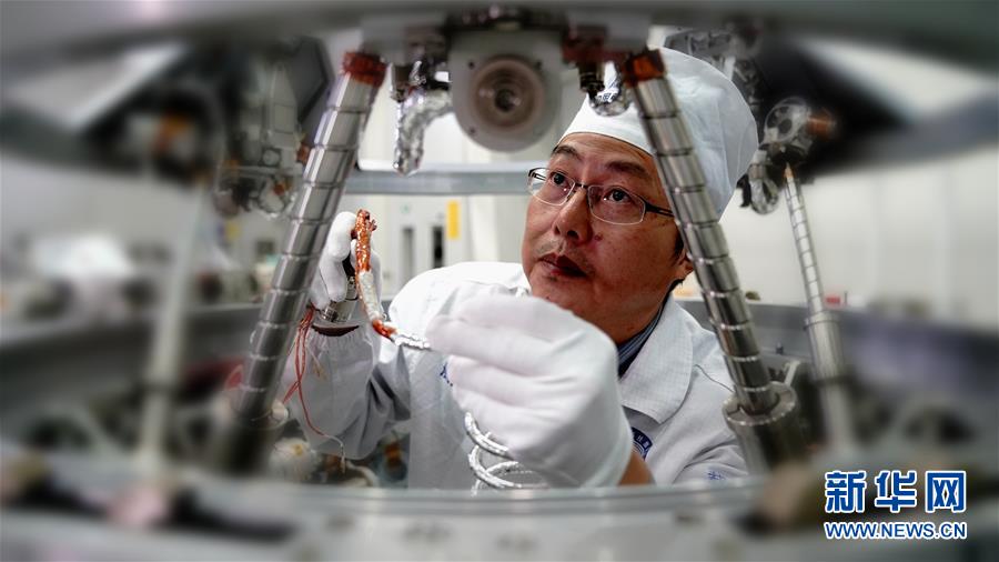 （德耀中華·圖文互動）（1）王曙群：“腳踏實地、仰望星空”的大國工匠