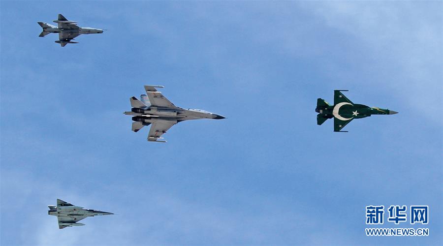 （新華全媒頭條·人民空軍70年·圖文互動(dòng)）（8）陽光照耀奮飛的航程——黨中央、中央軍委和習(xí)主席關(guān)心人民空軍建設(shè)發(fā)展紀(jì)實(shí)