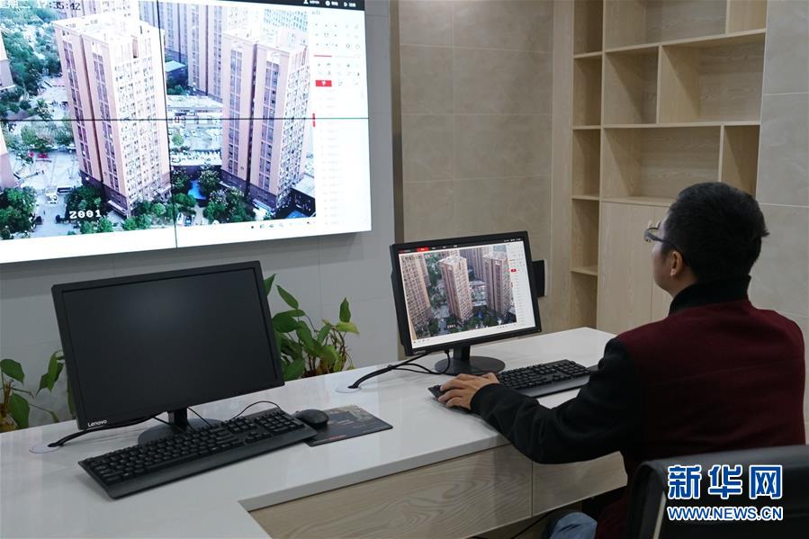 （在習(xí)近平新時代中國特色社會主義思想指引下——新時代新作為新篇章·總書記關(guān)切高質(zhì)量發(fā)展·圖文互動）（3）同一片家園，同一個夢想——棚改區(qū)里的民生新事