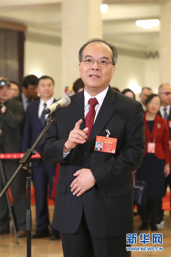 （兩會(huì)·面對面）（6）全國人大代表接受采訪