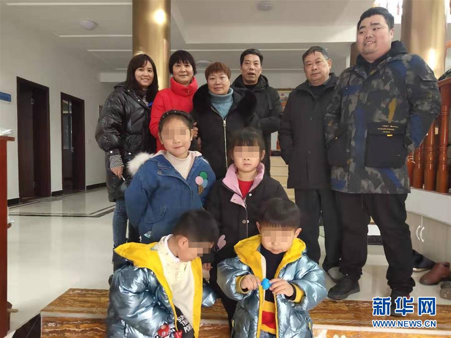 （聚焦疫情防控·圖文互動(dòng)）（2）從武漢返鄉(xiāng)的一家人：“鄰里情割不斷，自行隔離是義務(wù)”