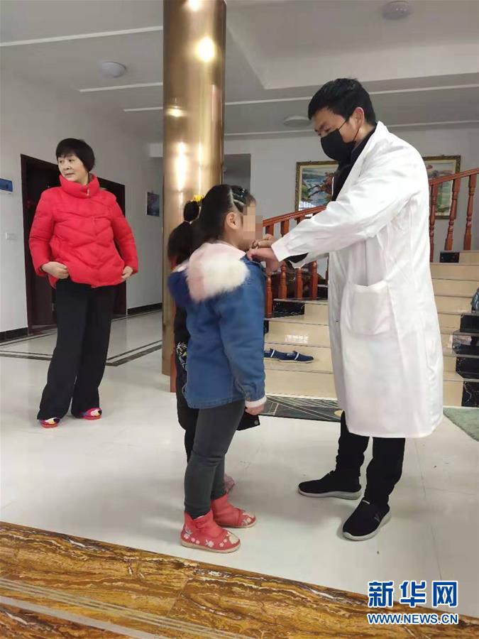（聚焦疫情防控·圖文互動(dòng)）（3）從武漢返鄉(xiāng)的一家人：“鄰里情割不斷，自行隔離是義務(wù)”
