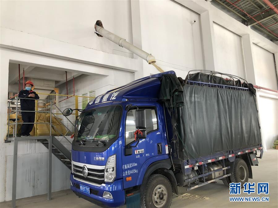 （圖文互動）（5）抓好防疫保暢，還管司機吃飯——廣西欽州保稅港區(qū)服務(wù)企業(yè)復(fù)工見聞