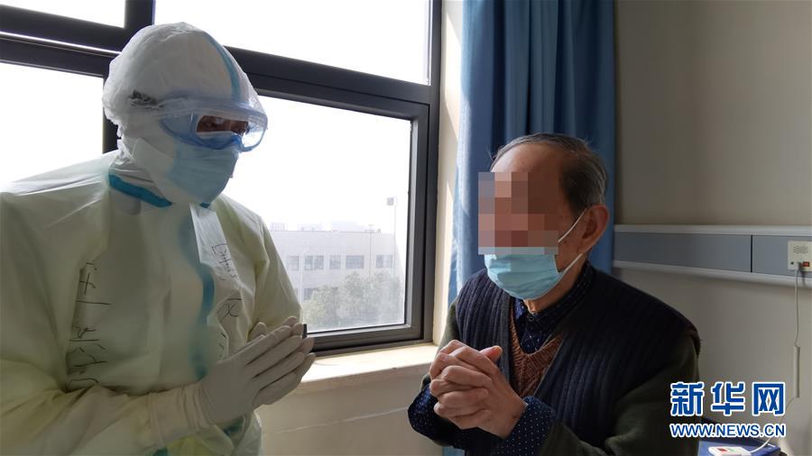 （聚焦疫情防控·圖文互動）（1）重癥醫(yī)生王洪亮：“沖在前，守到底”