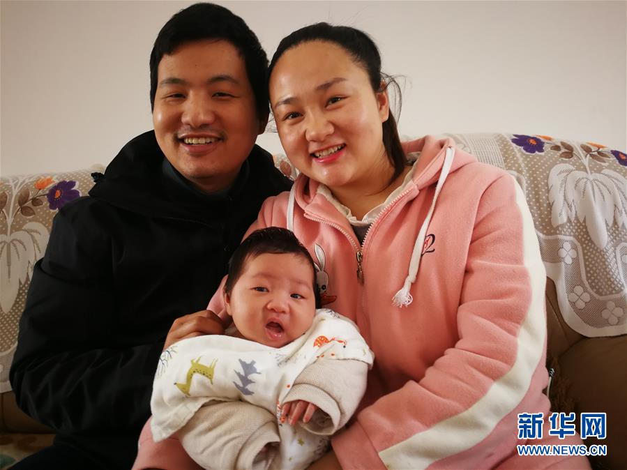 （一線抗疫群英譜·圖文互動）（6）羅文浩：“女兒，你的名字里有溫暖，有榮光！”