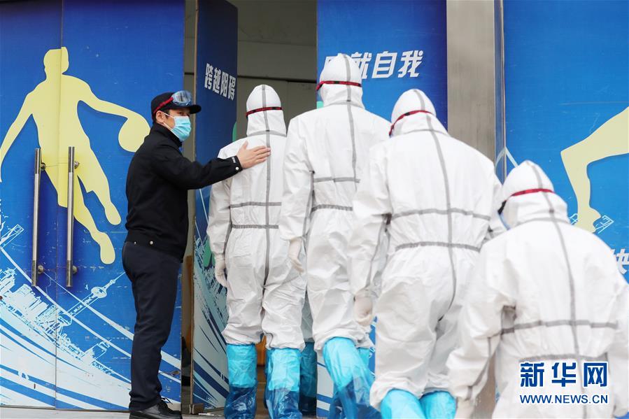 （習近平致敬的戰(zhàn)“疫”英雄·公安干警篇·圖文互動）（2）他們，抗疫一線鑄警魂