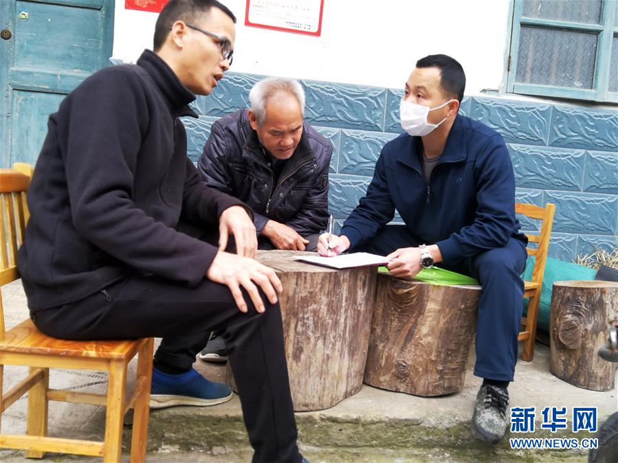 （習近平致敬的戰(zhàn)“疫”英雄·下沉干部篇·圖文互動）（6）他們，挺身而出守防線