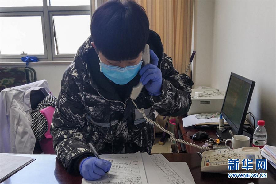 （一線抗疫群英譜·圖文互動(dòng)）（2）大學(xué)生志愿者譚藝西：在武漢，我和媽媽共戰(zhàn)“疫”