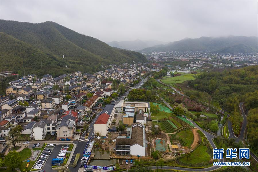 (在習(xí)近平新時(shí)代中國特色社會(huì)主義思想指引下——新時(shí)代新作為新篇章·習(xí)近平總書記關(guān)切事·圖文互動(dòng))(1)在“浙”里看見美麗中國