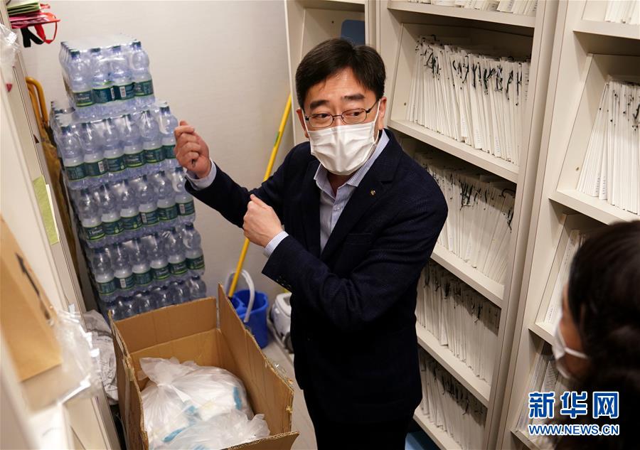 （香港故事·圖文互動）（3）從“非典”到新冠，一位香港醫(yī)生親歷的兩次抗疫