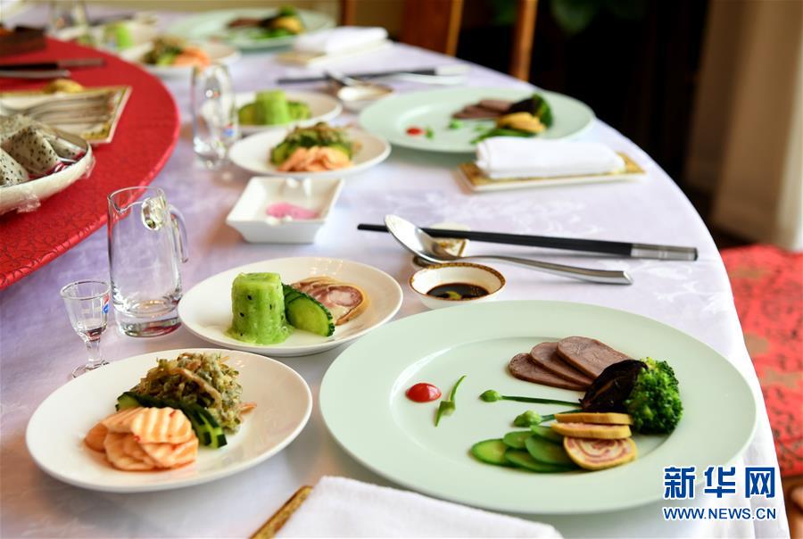 （聚焦復(fù)工復(fù)產(chǎn)·圖文互動(dòng)）（2）“分得安心，吃得放心”——豫菜老字號(hào)的復(fù)工見聞