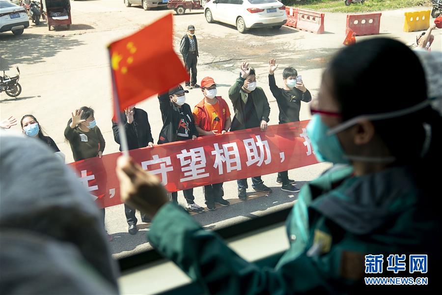 （聚焦疫情防控·圖文互動）（1）分秒必爭！一切為了治病救人——中國抗疫生命至上的生動實踐