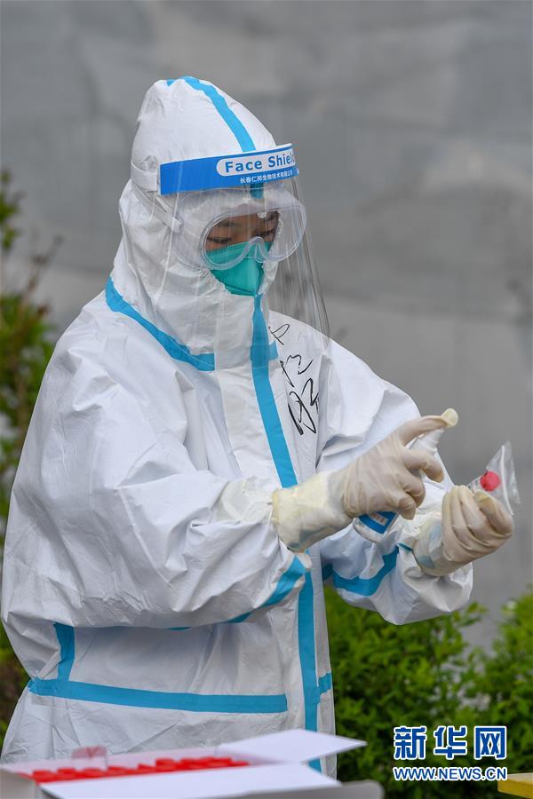 （聚焦疫情防控·圖文互動）（5）吉林省15日新增本地新冠肺炎確診病例2例 當?shù)剡M一步擴大核酸檢測范圍