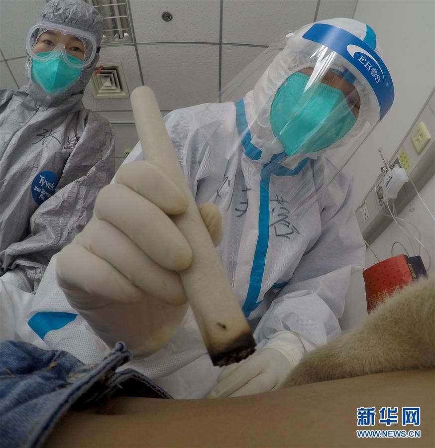 （新華全媒頭條·圖文互動(dòng)）（9）“始終把人民群眾生命安全和身體健康放在第一位”——中國抗疫彰顯“生命至上、人民至上”理念