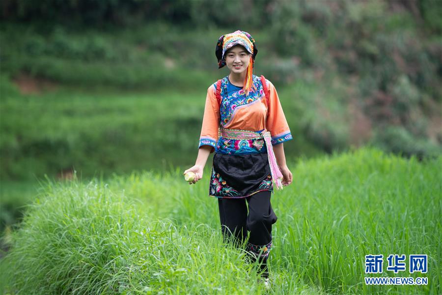 （新華全媒頭條·走向我們的小康生活·圖文互動(dòng)）（4）那山，那人，那苗寨——十八洞村三代人的奮斗史