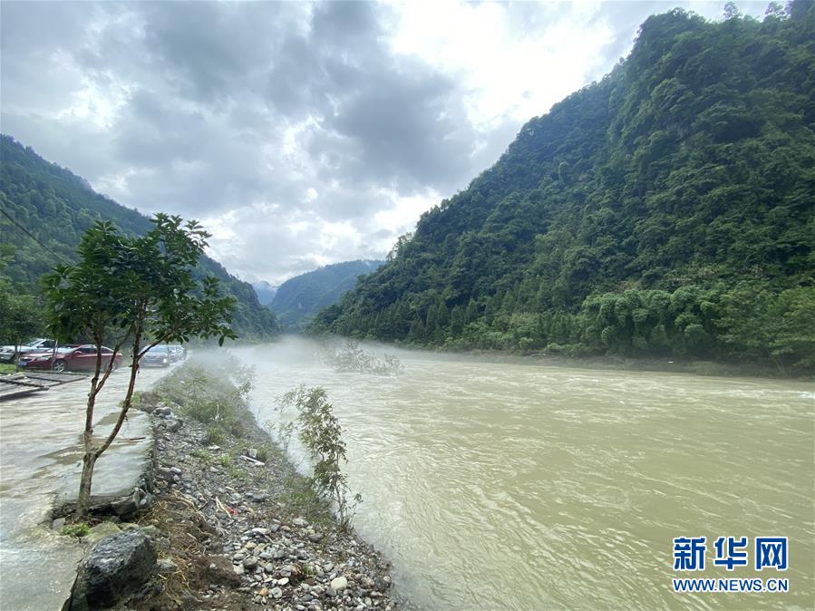 （防汛抗洪·圖文互動(dòng)）（1）山洪襲來(lái)前，澧水河畔大轉(zhuǎn)移