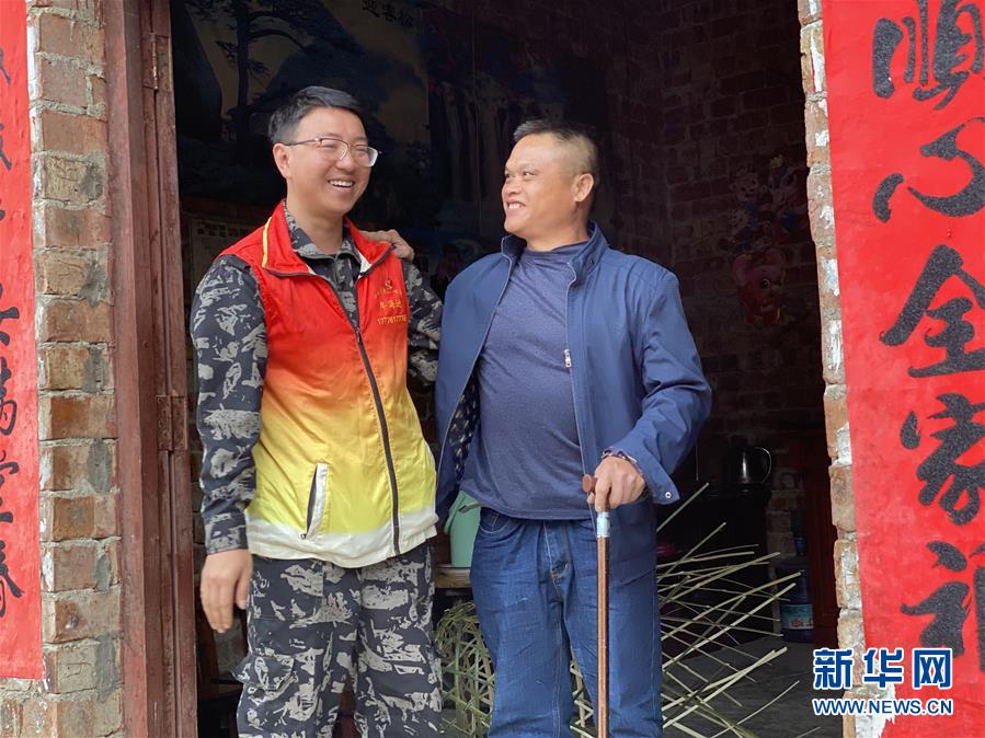 （在習(xí)近平新時代中國特色社會主義思想指引下——新時代新作為新篇章·習(xí)近平總書記關(guān)切事·圖文互動）（4）青春做伴，西部放歌——走近扎根西部建設(shè)邊疆的大學(xué)生們