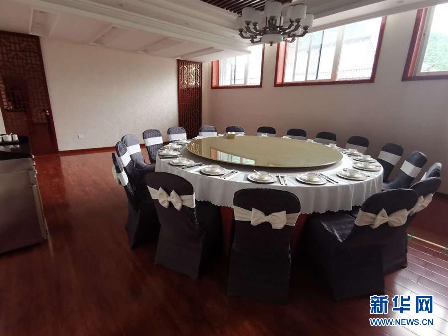 （新華視點(diǎn)·圖文互動）（7）學(xué)校建漂亮點(diǎn)本無錯，為何這所“豪華中學(xué)”讓人困惑？