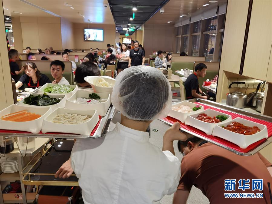 （在習(xí)近平新時(shí)代中國(guó)特色社會(huì)主義思想指引下——新時(shí)代新作為新篇章·習(xí)近平總書記關(guān)切事·圖文互動(dòng)）（2）珍惜盤中餐，狠剎浪費(fèi)風(fēng)——各地積極行動(dòng)堅(jiān)決制止餐飲浪費(fèi)