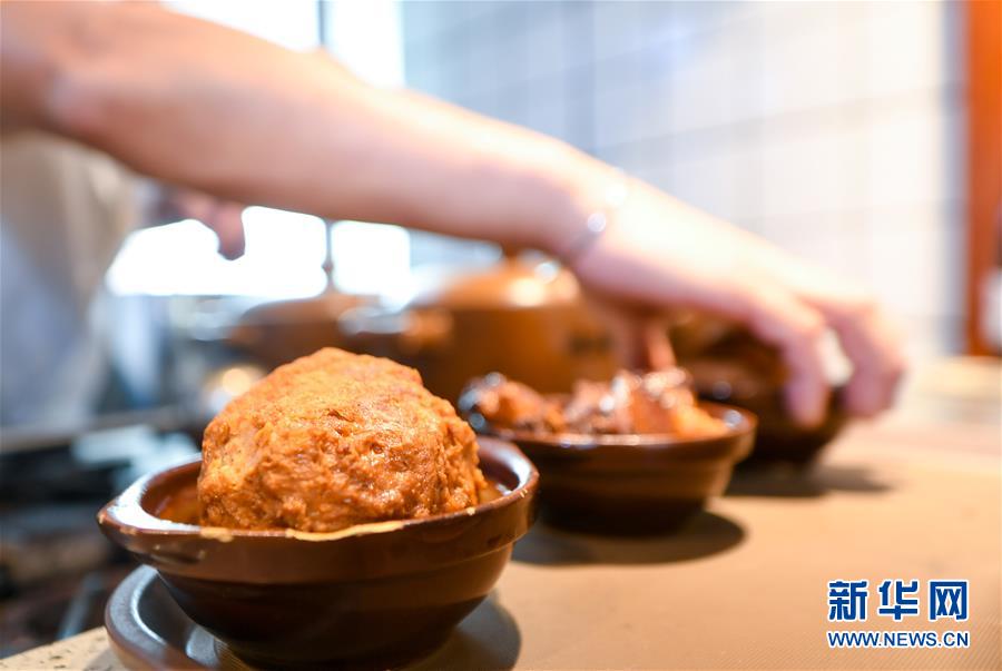 （在習(xí)近平新時(shí)代中國(guó)特色社會(huì)主義思想指引下——新時(shí)代新作為新篇章·習(xí)近平總書記關(guān)切事·圖文互動(dòng)）（7）珍惜盤中餐，狠剎浪費(fèi)風(fēng)——各地積極行動(dòng)堅(jiān)決制止餐飲浪費(fèi)