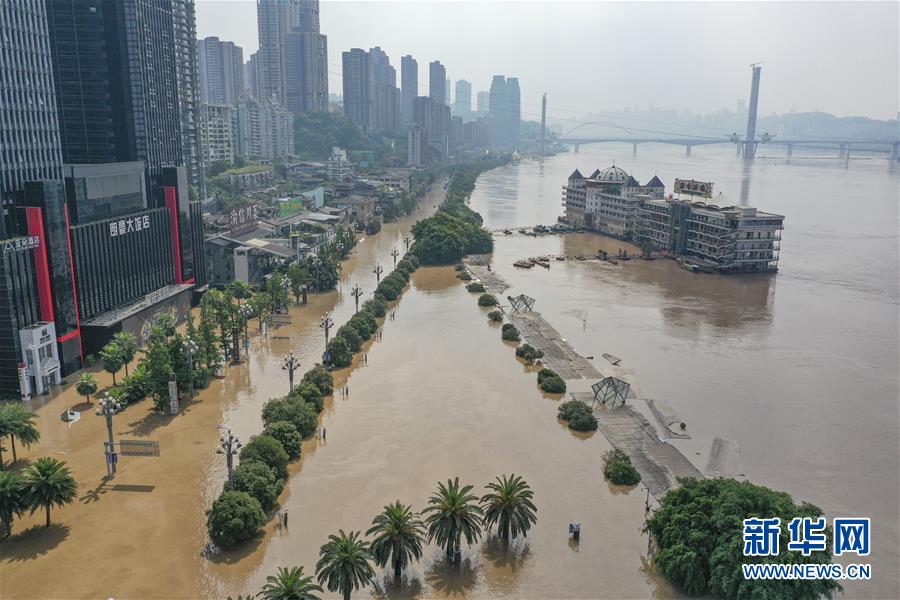 （防汛抗洪·圖文互動）（10）救援，在被洪水漫過的街巷之間——直擊重慶長江、嘉陵江抗洪一線