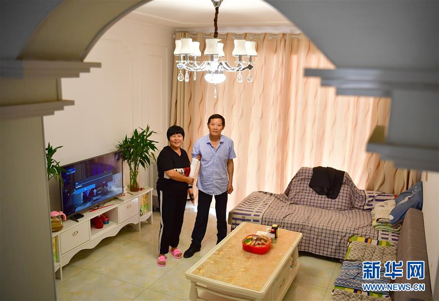 （走向我們的小康生活·圖文互動(dòng)）（2）“樓上過日子，樓下賺票子”——來自陜西安康的易地扶貧搬遷一線觀察