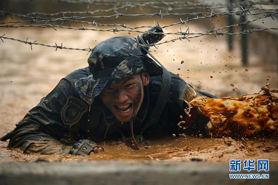 （在習(xí)近平強(qiáng)軍思想指引下·我們?cè)趹?zhàn)位報(bào)告·圖文互動(dòng)）（2）駐澳門部隊(duì)：濠江之畔，最可愛的人