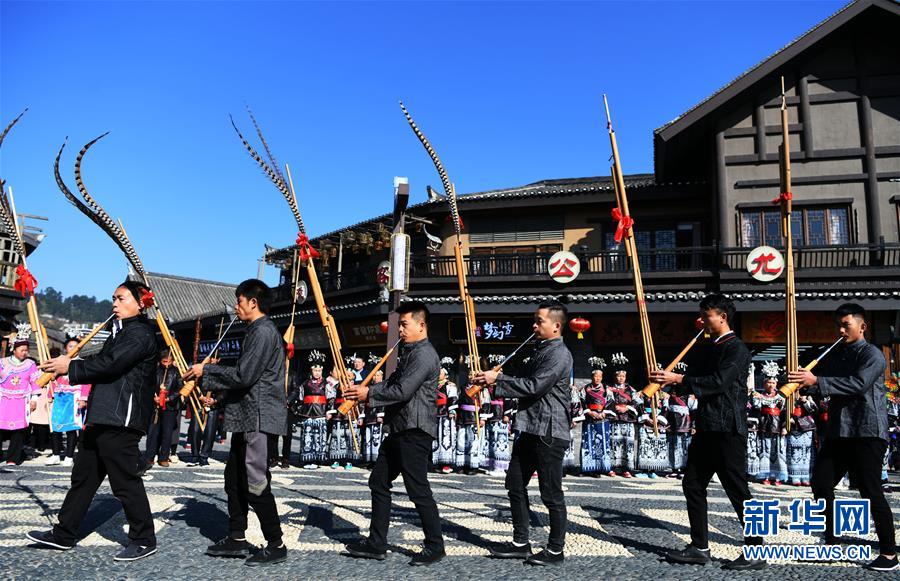 （決戰(zhàn)決勝脫貧攻堅(jiān)·圖文互動(dòng)）（1）一個(gè)小鎮(zhèn)“撬動(dòng)”整縣脫貧——社會扶貧的貴州丹寨樣板