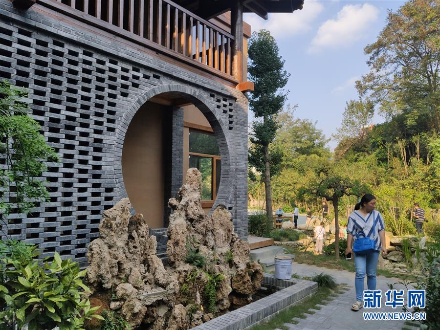 （走向我們的小康生活·圖文互動）（1）游客來了，小康近了——生態(tài)旅游引領(lǐng)湖北山區(qū)蝶變二三事