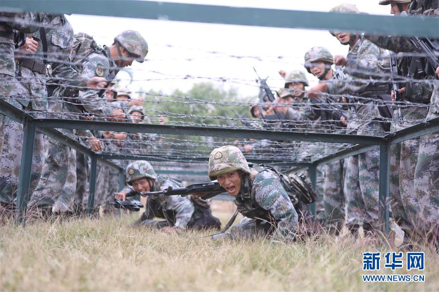 （在習(xí)近平強(qiáng)軍思想指引下·我們?cè)趹?zhàn)位報(bào)告·圖文互動(dòng)）（3）千里移防，鐵心跟黨走——南部戰(zhàn)區(qū)陸軍第75集團(tuán)軍某紅軍旅政治建軍、練兵備戰(zhàn)記事