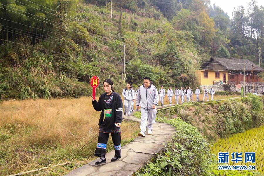（在習(xí)近平新時(shí)代中國(guó)特色社會(huì)主義思想指引下——新時(shí)代新作為新篇章·習(xí)近平總書(shū)記關(guān)切事·圖文互動(dòng)）（3）精準(zhǔn)扶貧7年，十八洞村“長(zhǎng)”出10余種新職業(yè)