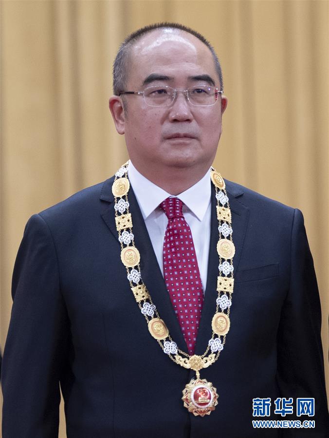 （抗疫先進事跡·圖文互動）（1）張定宇：疫情“暴風(fēng)眼”里，“漸凍”之軀與時間賽跑